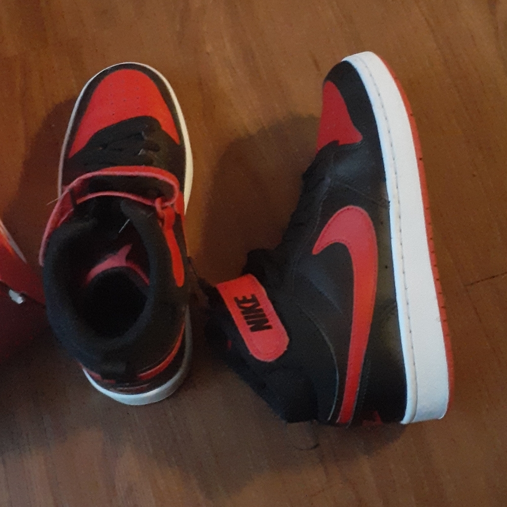 Shoes - Picture 3 of 8